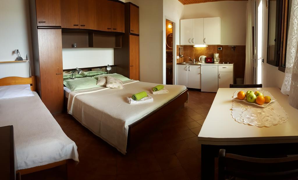 Apartments Bajo - Free Parking Dubrovnik Eksteriør billede